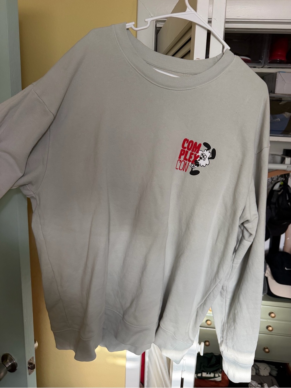 Light Gray Graphic Crewneck Sweatshirt xl-